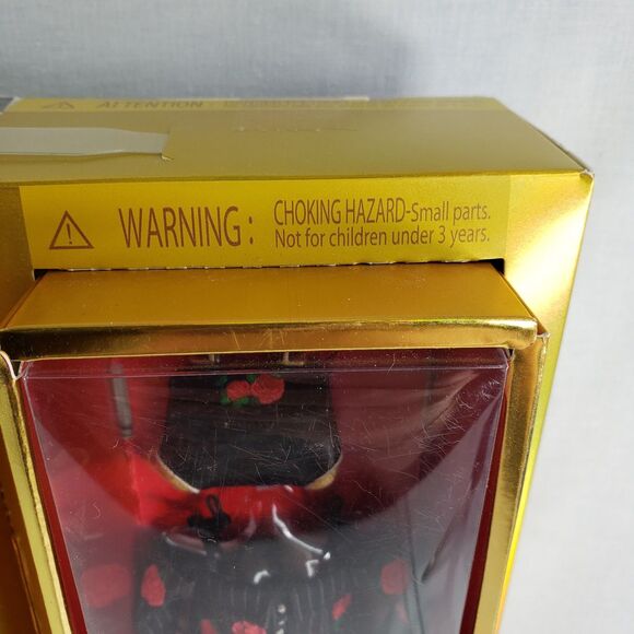 MGA Entertainment Rainbow High Series 3 Daria Roselyn Pink Hair Fashion Doll - Picture 10 of 16